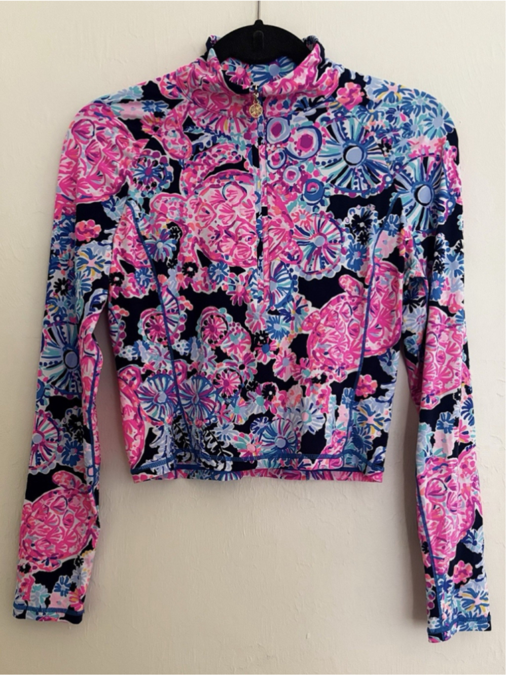 Lilly Pulitzer Luxletic Justine Crop Half Zip Turtle Amazement Top Women’s Sz M